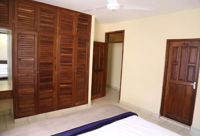 هتل Ivory Residences