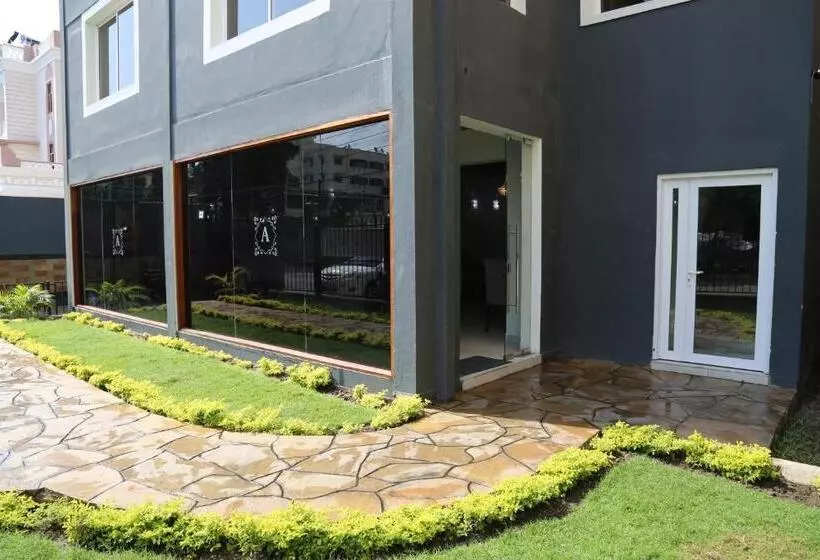 هتل Ivory Residences