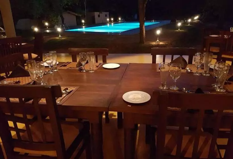 Hotelli Eighth Wonder Resort