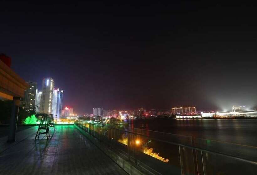 호텔 Greentree Inn Dali Erhai Binhai Ave Seaview Business
