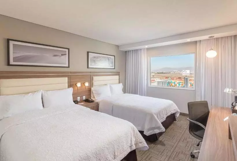 ホテル Hampton Inn By Hilton Tijuana