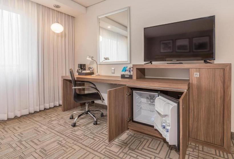 فندق Hampton Inn By Hilton Tijuana