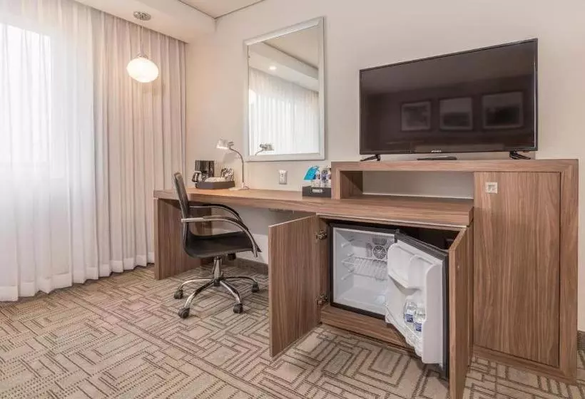 ホテル Hampton Inn By Hilton Tijuana