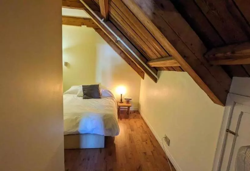 ホテル La Maison Rousseau