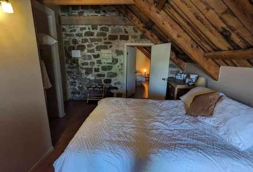 ホテル La Maison Rousseau