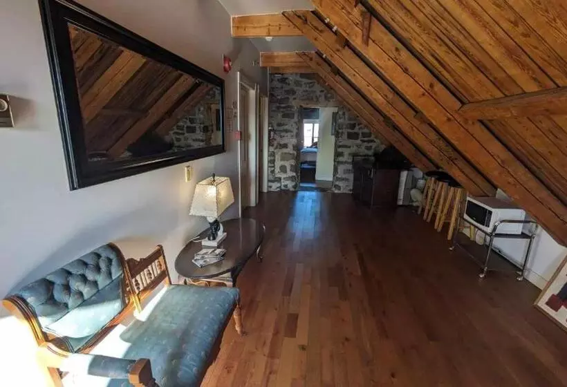 ホテル La Maison Rousseau