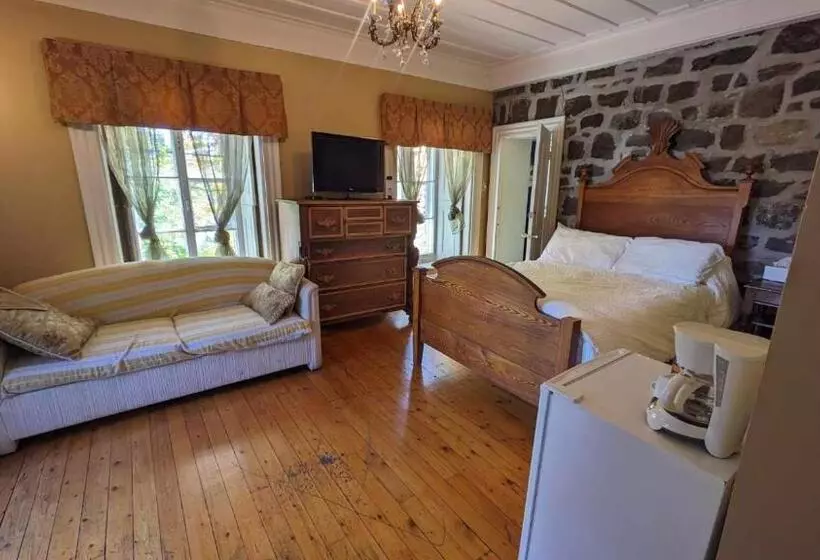 ホテル La Maison Rousseau