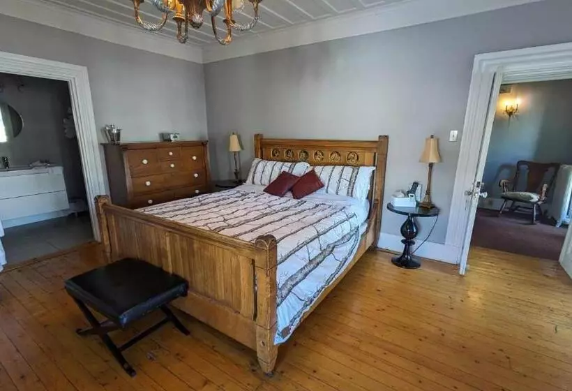 ホテル La Maison Rousseau