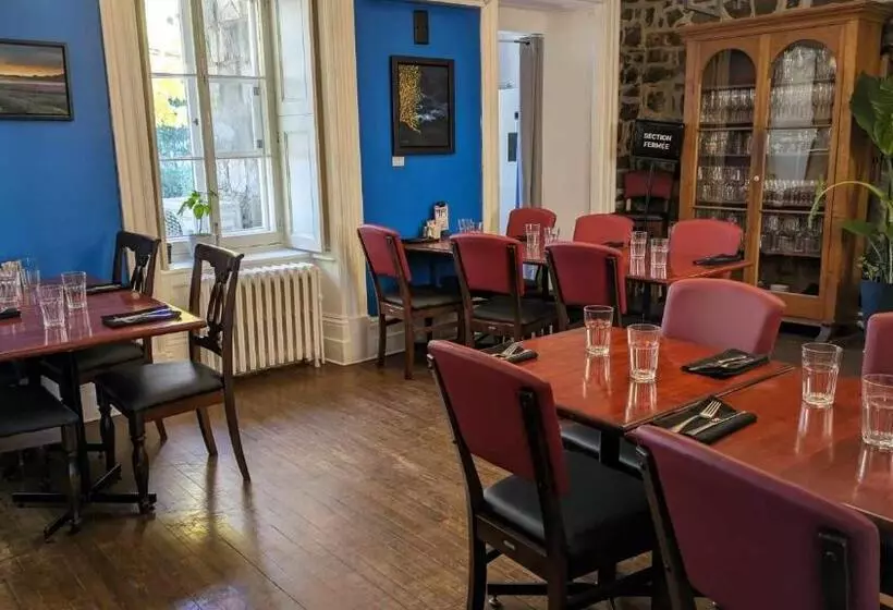 ホテル La Maison Rousseau