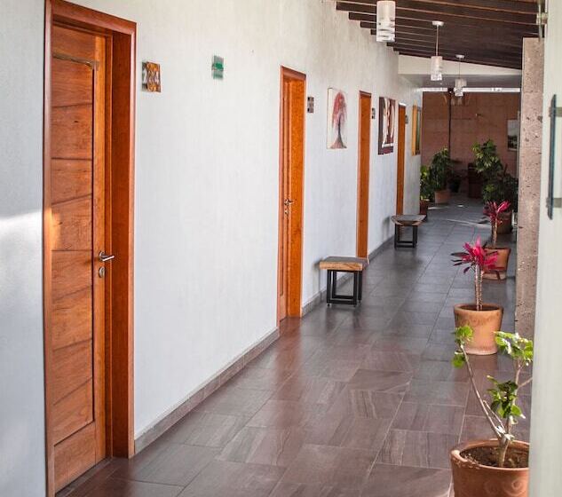 هتل Rancho Tabachines