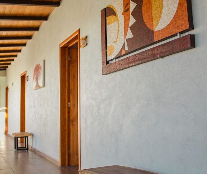 هتل Rancho Tabachines