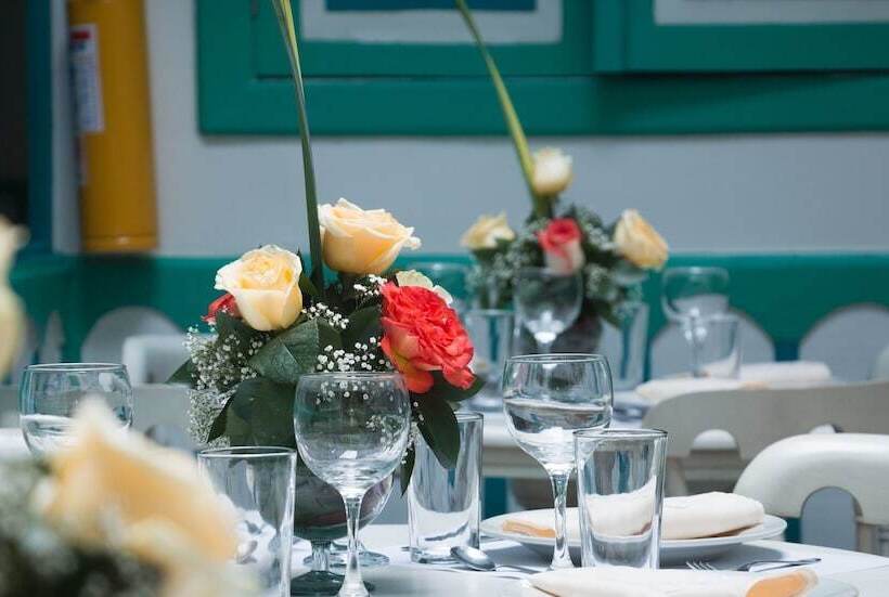 هتل Rancho Tabachines