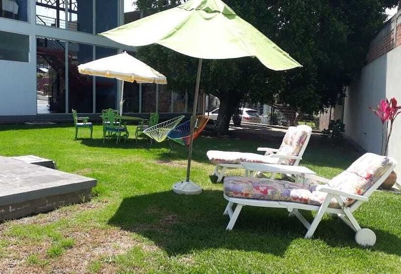 هتل Rancho Tabachines