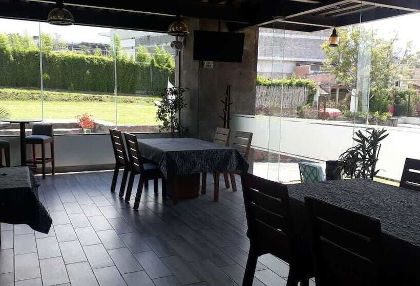 هتل Rancho Tabachines