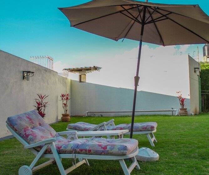 هتل Rancho Tabachines