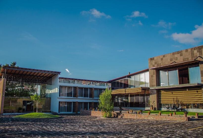 هتل Rancho Tabachines