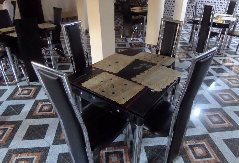 هتل Micron International Suites