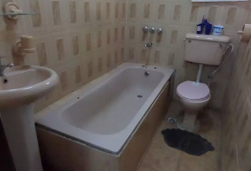 هتل Micron International Suites