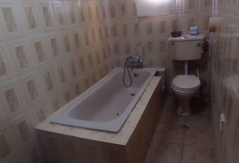 هتل Micron International Suites