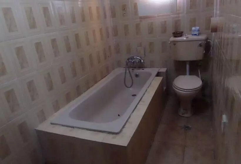 هتل Micron International Suites
