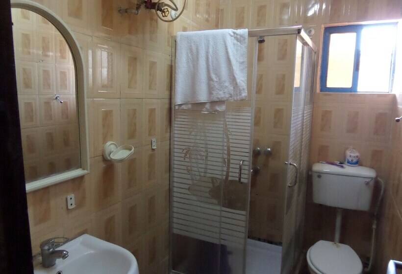 هتل Micron International Suites