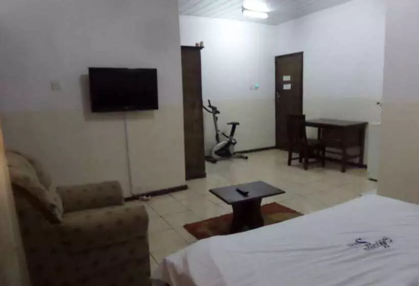 هتل Micron International Suites
