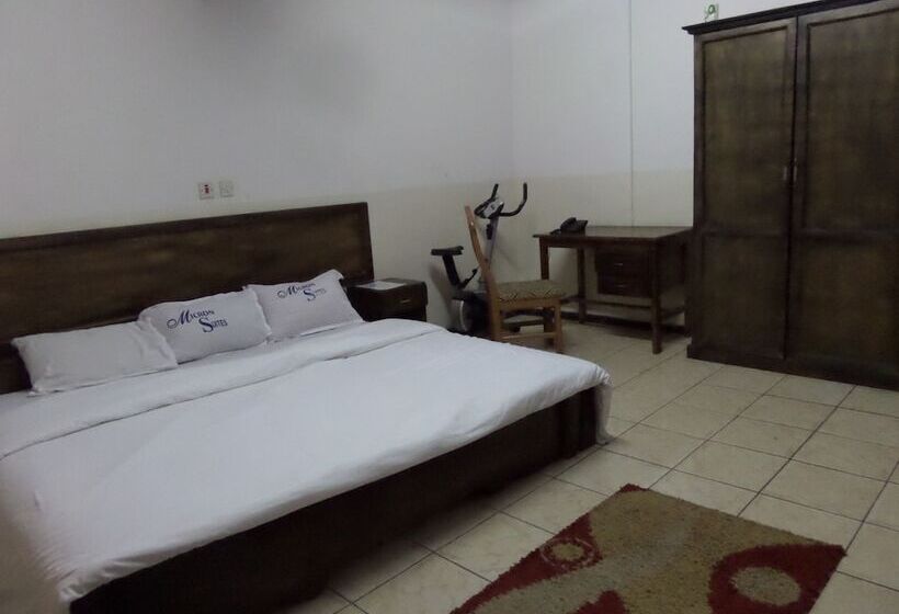 هتل Micron International Suites