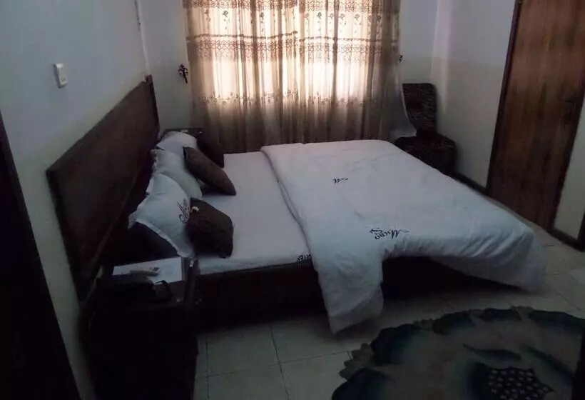هتل Micron International Suites