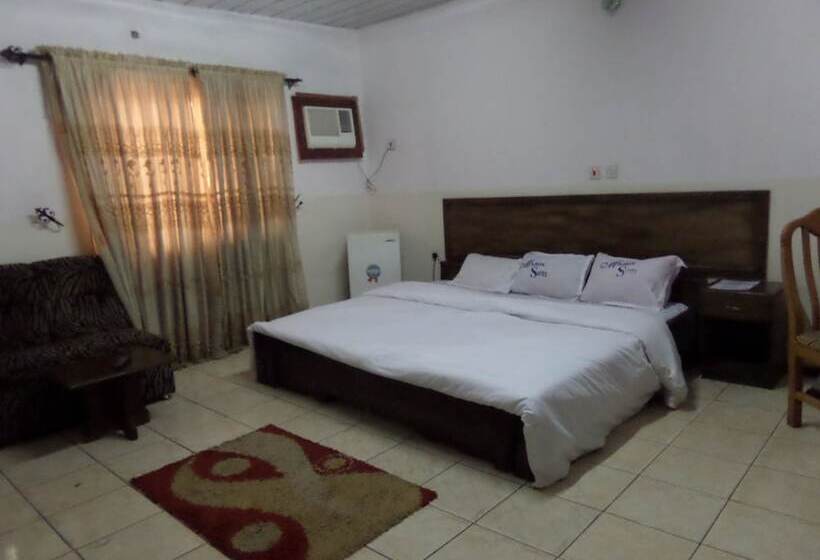 هتل Micron International Suites