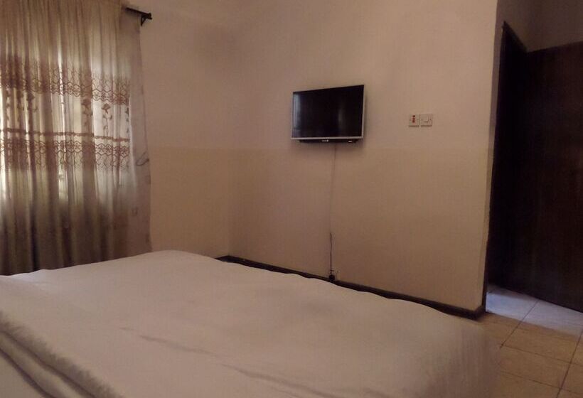 هتل Micron International Suites