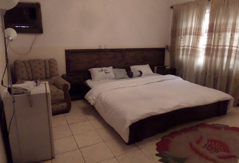 هتل Micron International Suites