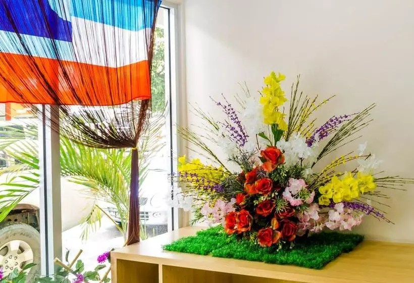 ホテル Zen Rooms Near Asia City