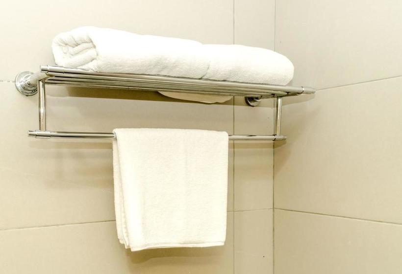 فندق Zen Rooms Near Asia City