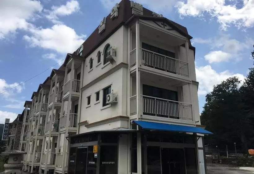 استراحتگاه Blue Ocean Seorak Valley