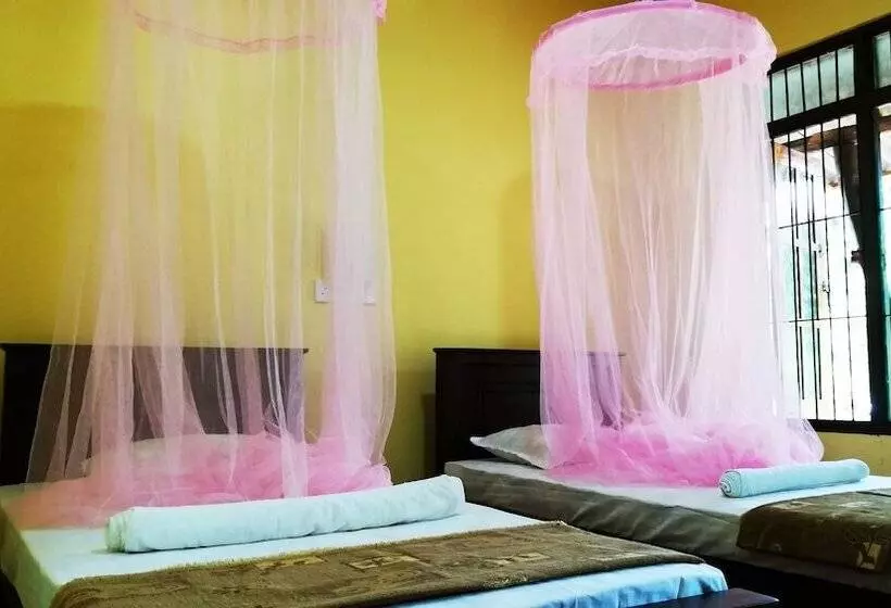 استراحتگاه Araliya Self Cooking Hostel