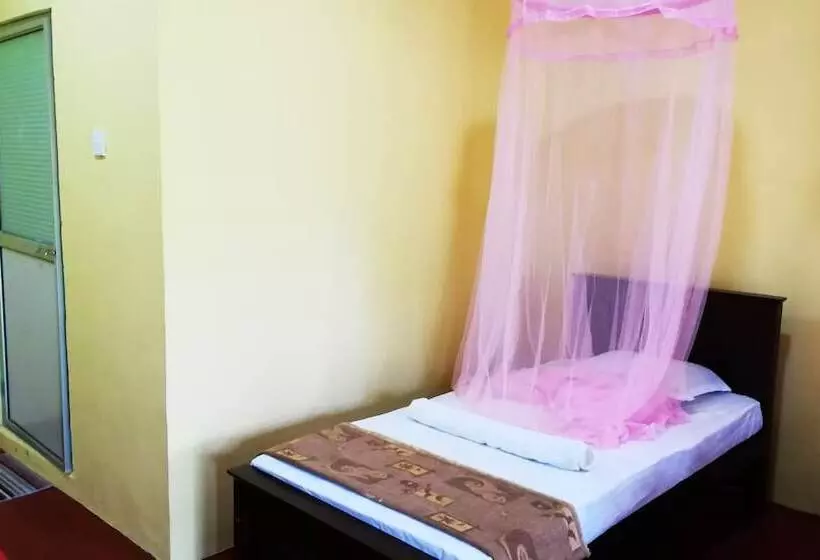 استراحتگاه Araliya Self Cooking Hostel