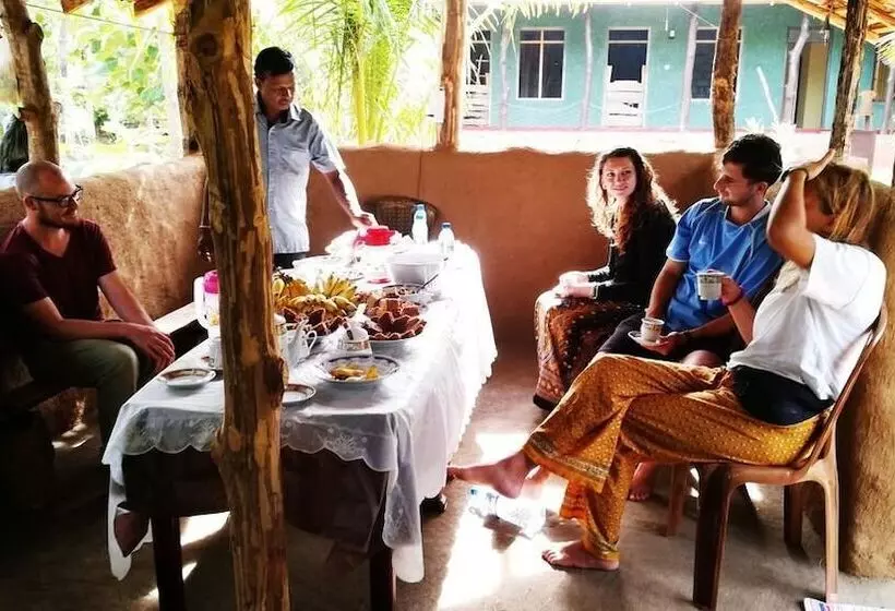 استراحتگاه Araliya Self Cooking Hostel