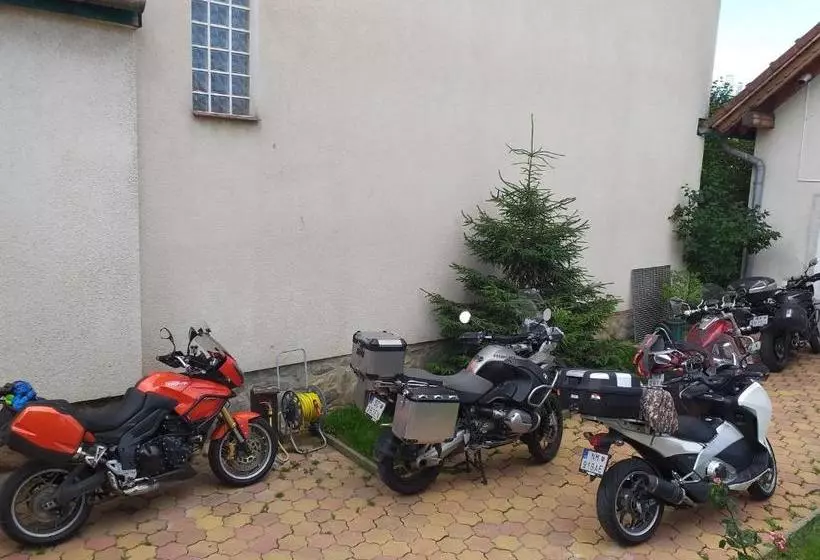 تختخواب و صبحانه Casa 193 Motorcycle Friends