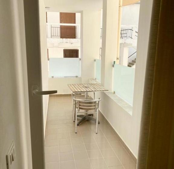 Отель Aleksi Rooms