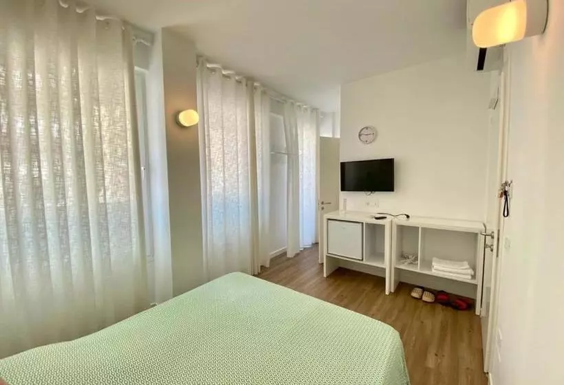 Hotelli Aleksi Rooms