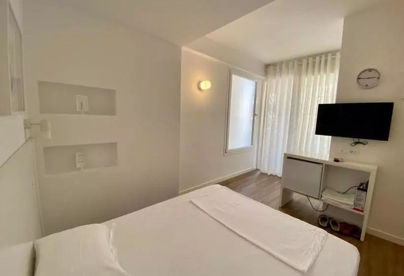 Hotelli Aleksi Rooms