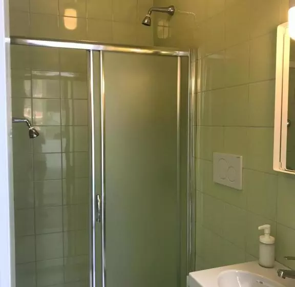 Hotelli Aleksi Rooms