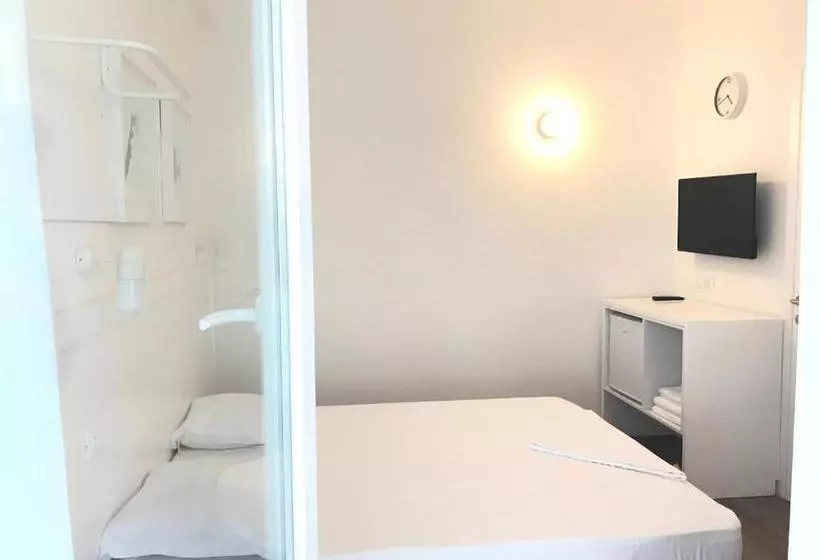 Hotelli Aleksi Rooms