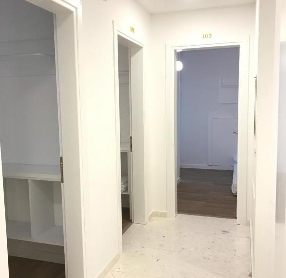 Отель Aleksi Rooms