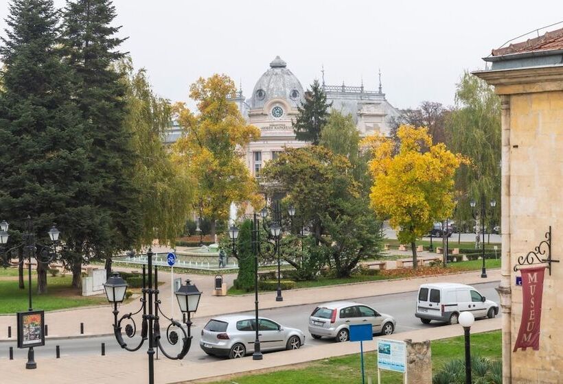 酒店 Charlino Plaza