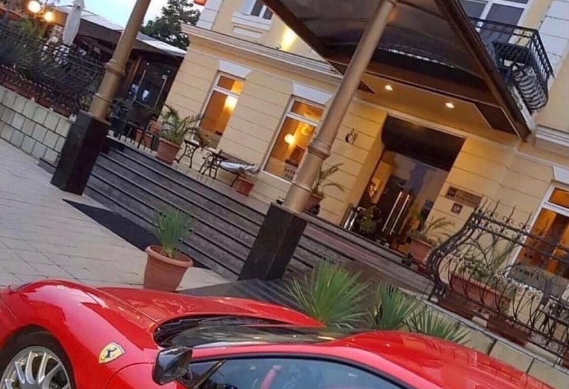 酒店 Charlino Plaza