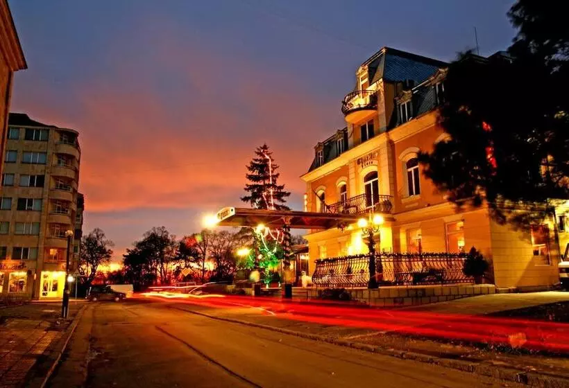 ホテル Charlino Plaza