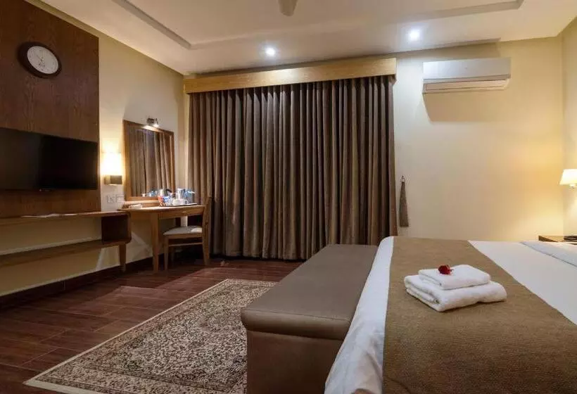 هتل One Tariq Road Multan