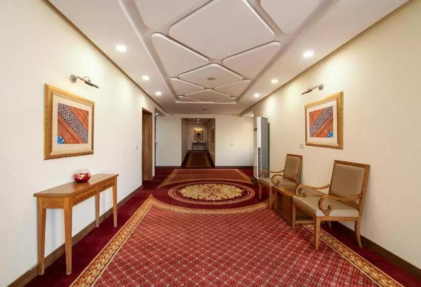 هتل One Tariq Road Multan