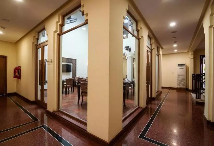 هتل One Tariq Road Multan